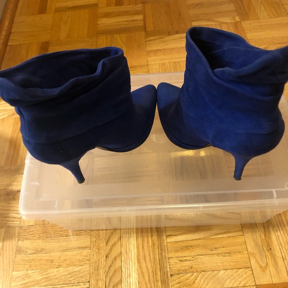Suede royal blue Aldo pointy tip boots - Picture 3 of 3